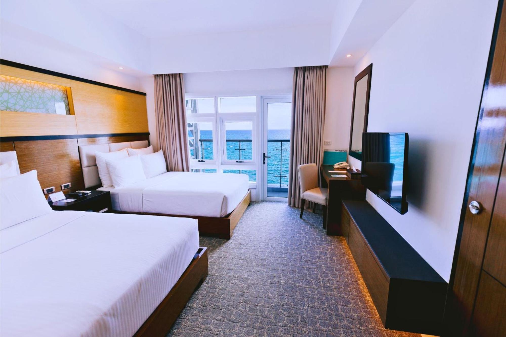 Arterra Seaview Resort Lapu-Lapu City Bagian luar foto