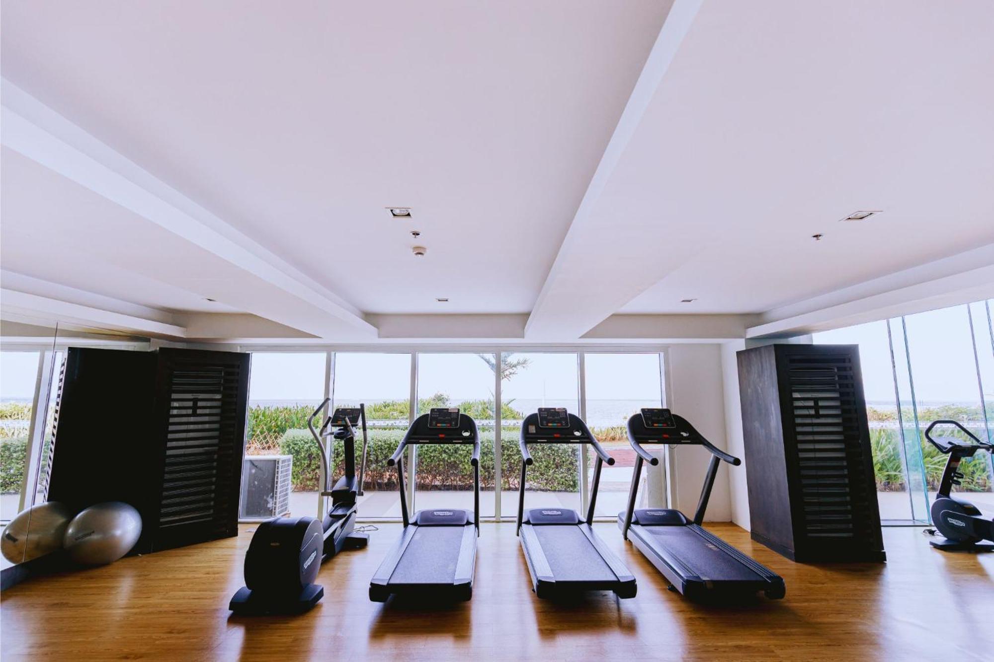 Arterra Seaview Resort Lapu-Lapu City Bagian luar foto